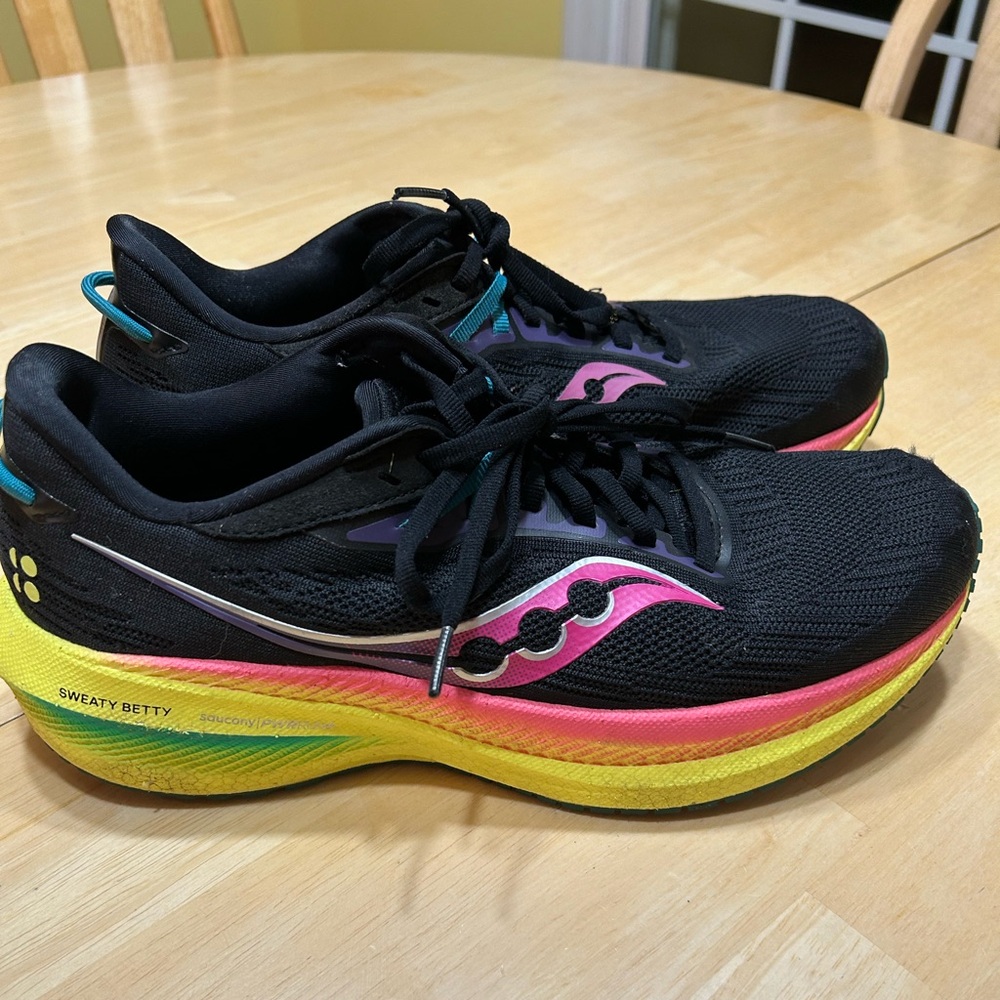 Women’s Saucony Triumph 21